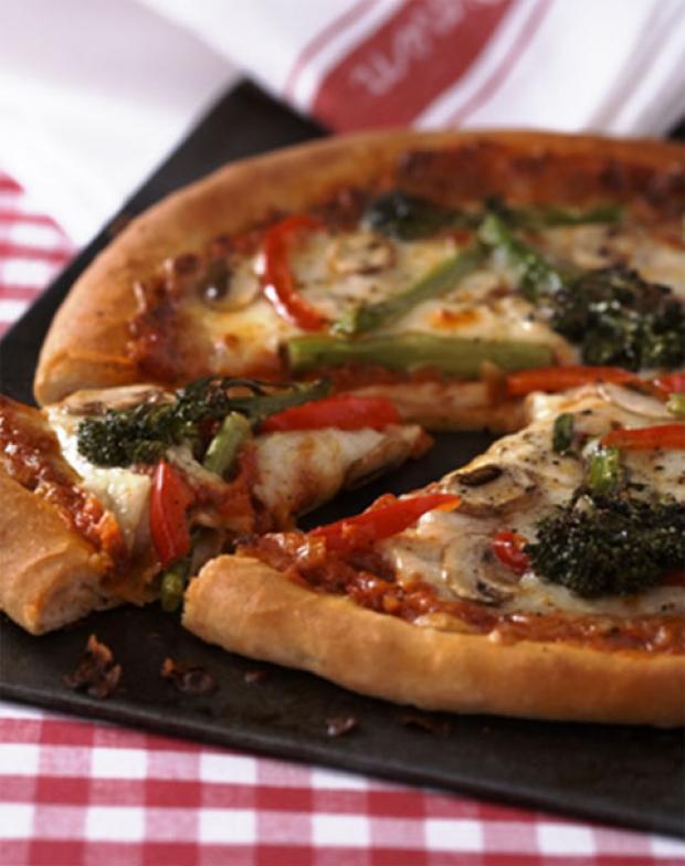 Tenderstem and mozzarella pizza