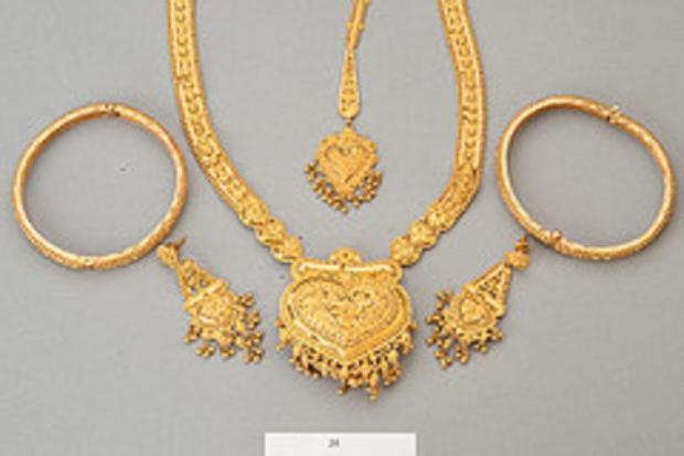Police appeal to find Asian gold owners