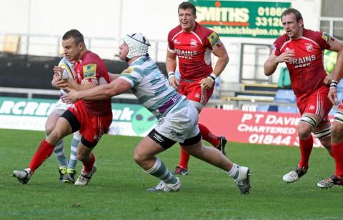 Caught in the middle: Tyson Keats (left) played in 10 Aviva Premiership matches as an ineligible player Picture: Martin John