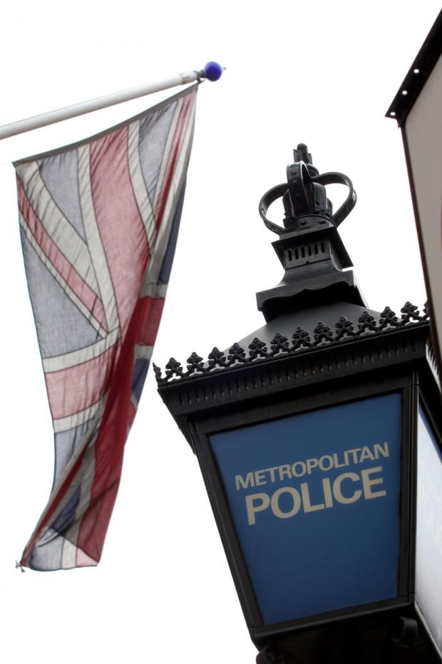Streatham Guardian: Teenager stabbed in Streatham Streatham Guardian: Teenager stabbed in Streatham