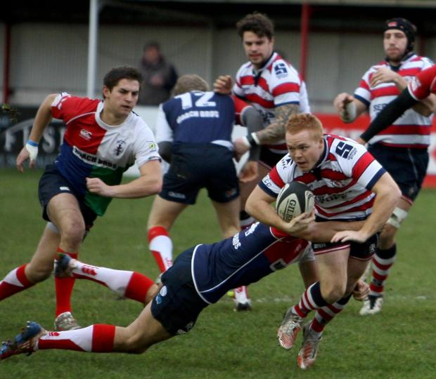 Streatham Guardian: Pete Hodgkinson on the attack for Park Pictures: David Whittam Streatham Guardian: Pete Hodgkinson on the attack for Park Pictures: David Whittam