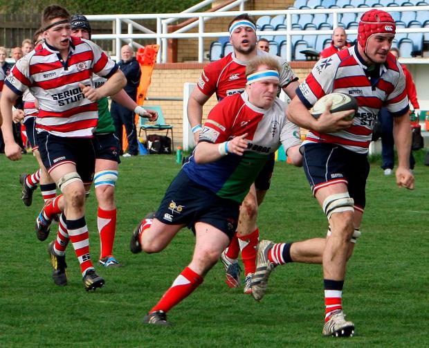 Streatham Guardian: Break away: Park’s Will Bowley gets away from the Hull defence Picture: David Whittam Streatham Guardian: Break away: Park’s Will Bowley gets away from the Hull defence Picture: David Whittam